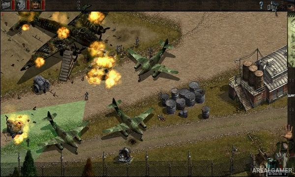 Commandos: Beyond the Call of Duty Screenshot 1
