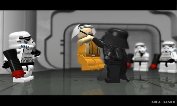 LEGO Star Wars: The Complete Saga Screenshot 2